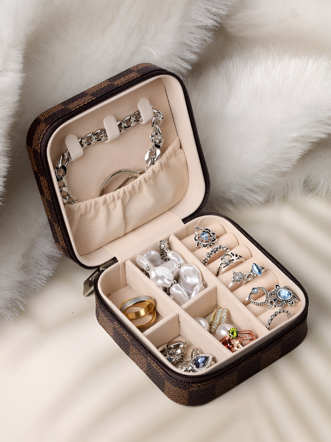 

Scintillare By Sukkhi Brown & Black Checked Small Jewellery Organiser