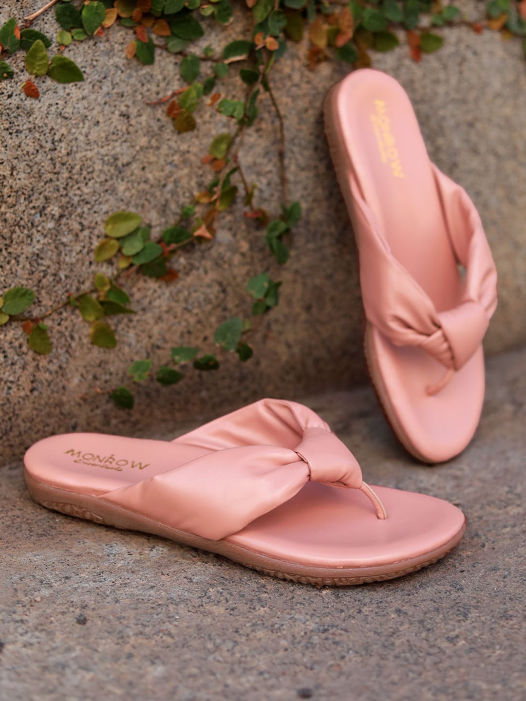 

Monrow Open Toe Flats, Pink