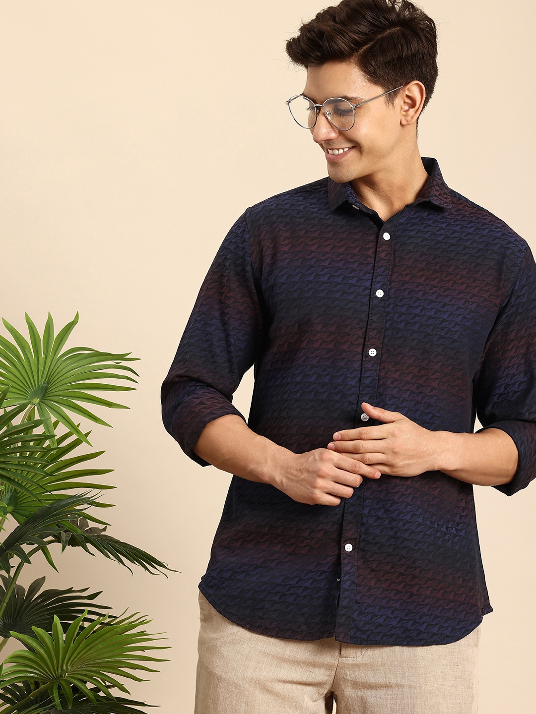 

Mast & Harbour Men Textured Pure Cotton Casual Shirt, Navy blue