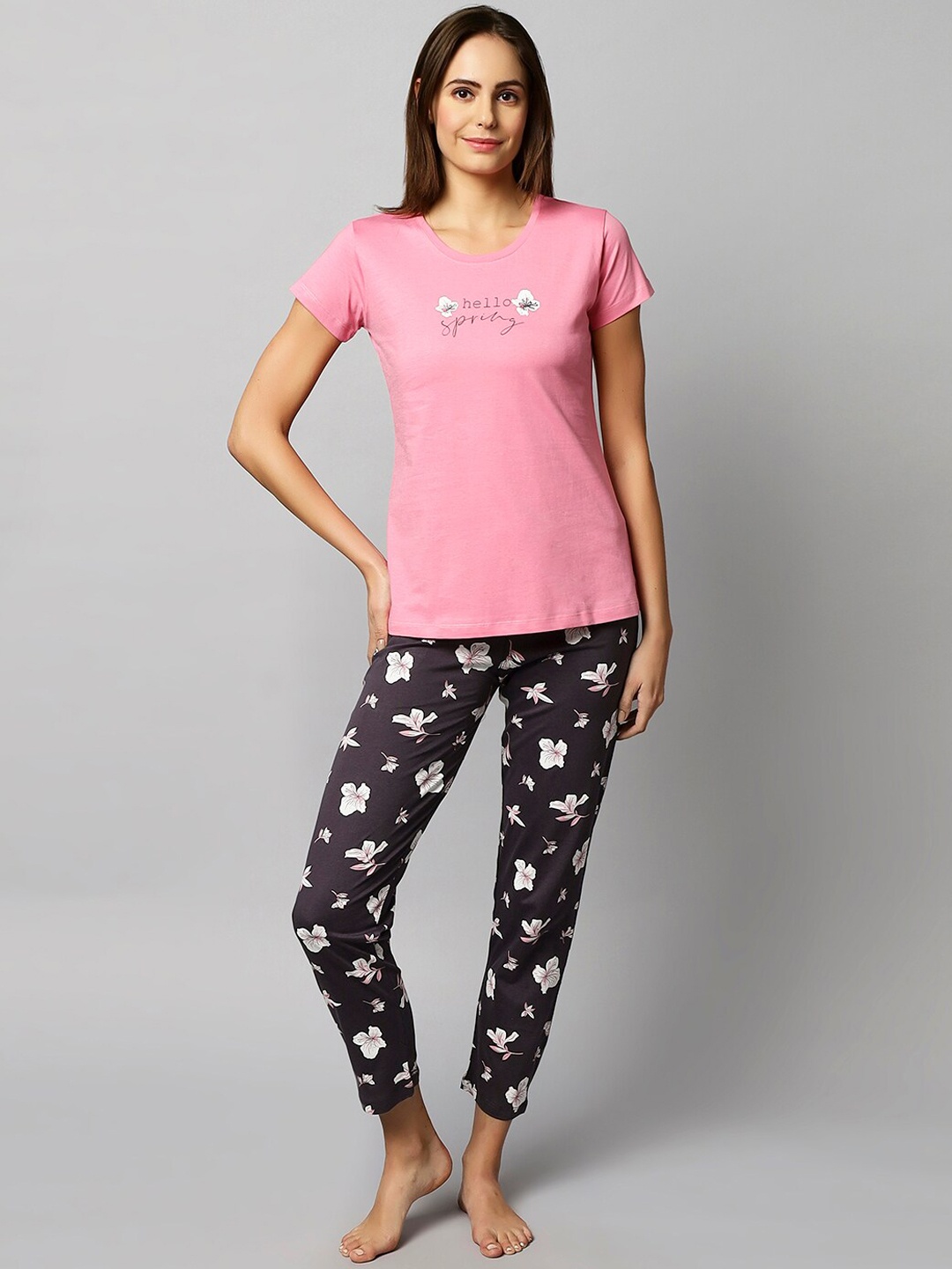 

QUIRA Typography Printed Night Suit, Pink