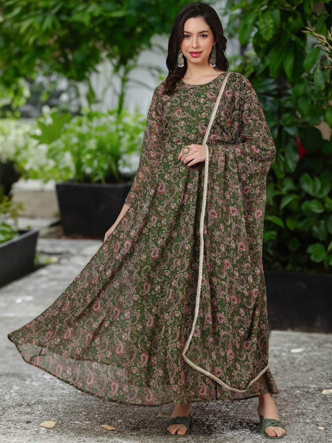 

SAK JAIPUR Floral Printed Georgette Anarkali Kurta With Dupatta, Green