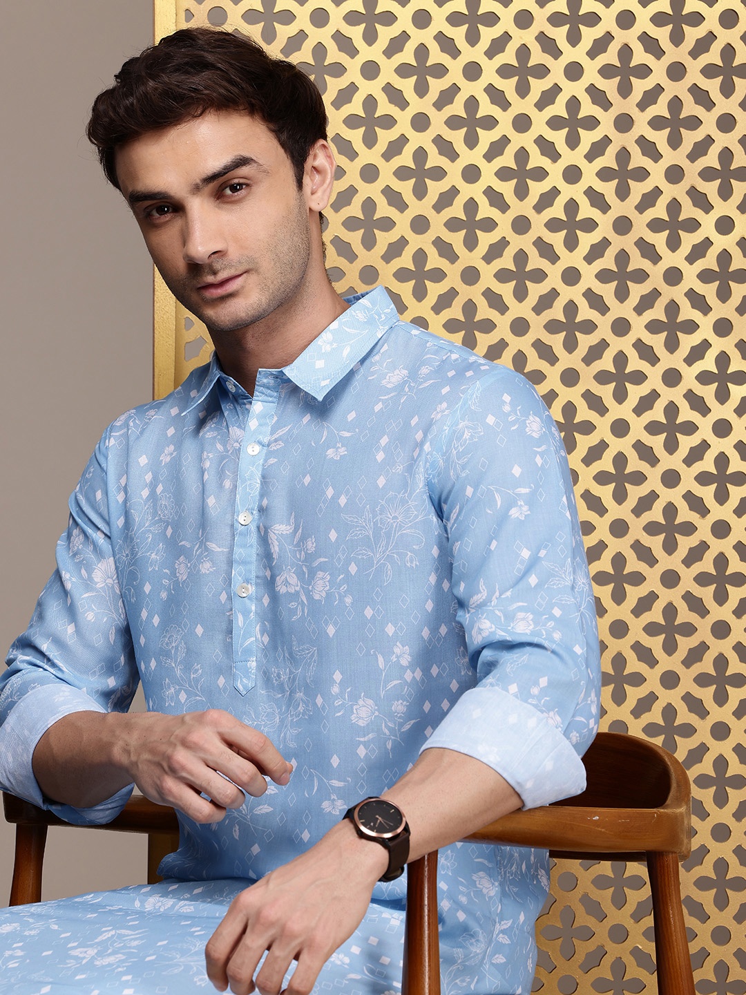 

House of Pataudi Men Floral Printed Jashn Kurta with Trousers, Blue