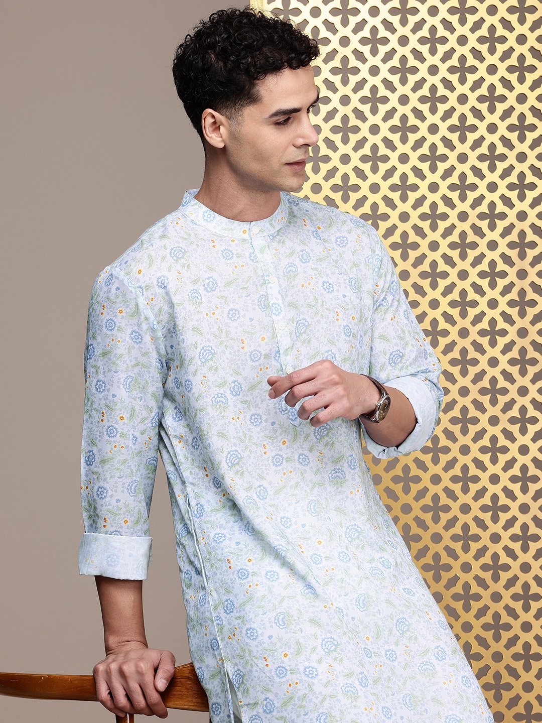 

House of Pataudi Men Floral Printed Jashn Kurta with Trousers, Blue