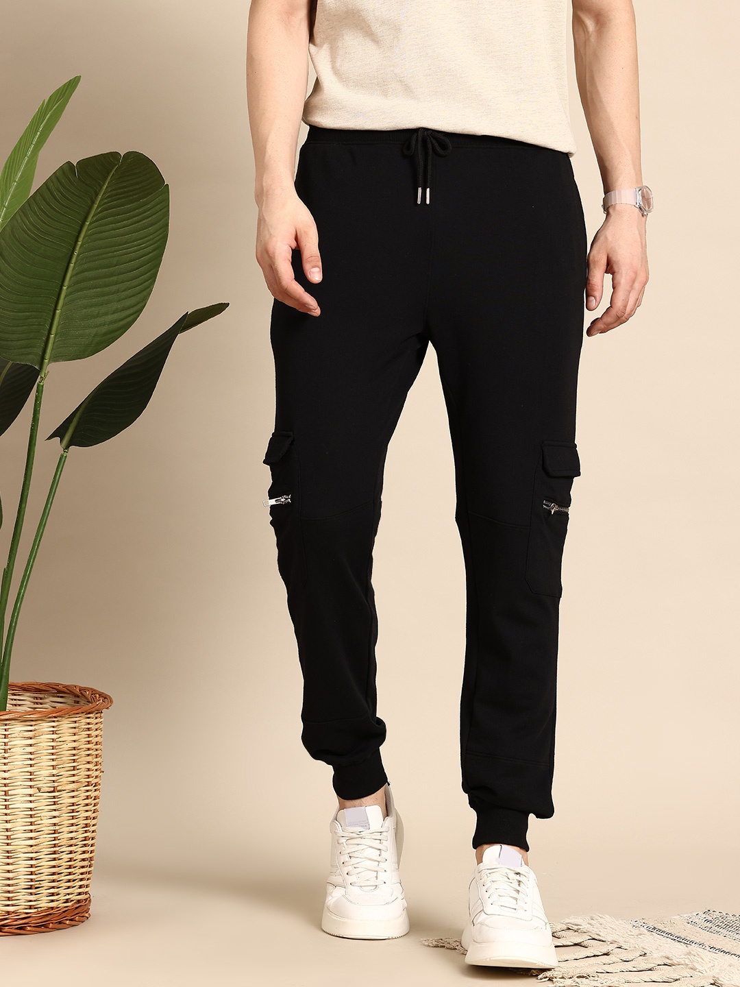 

Mast & Harbour Men Cargo Style Joggers, Black