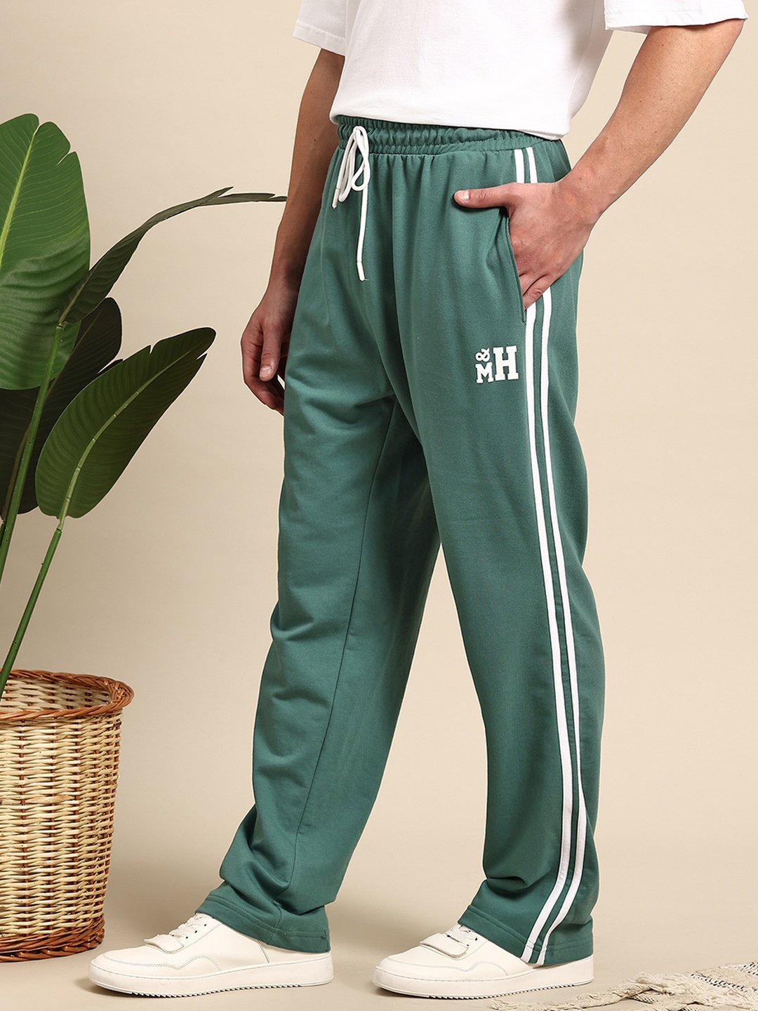 

Mast & Harbour Men Side Stripes Track Pants, Green