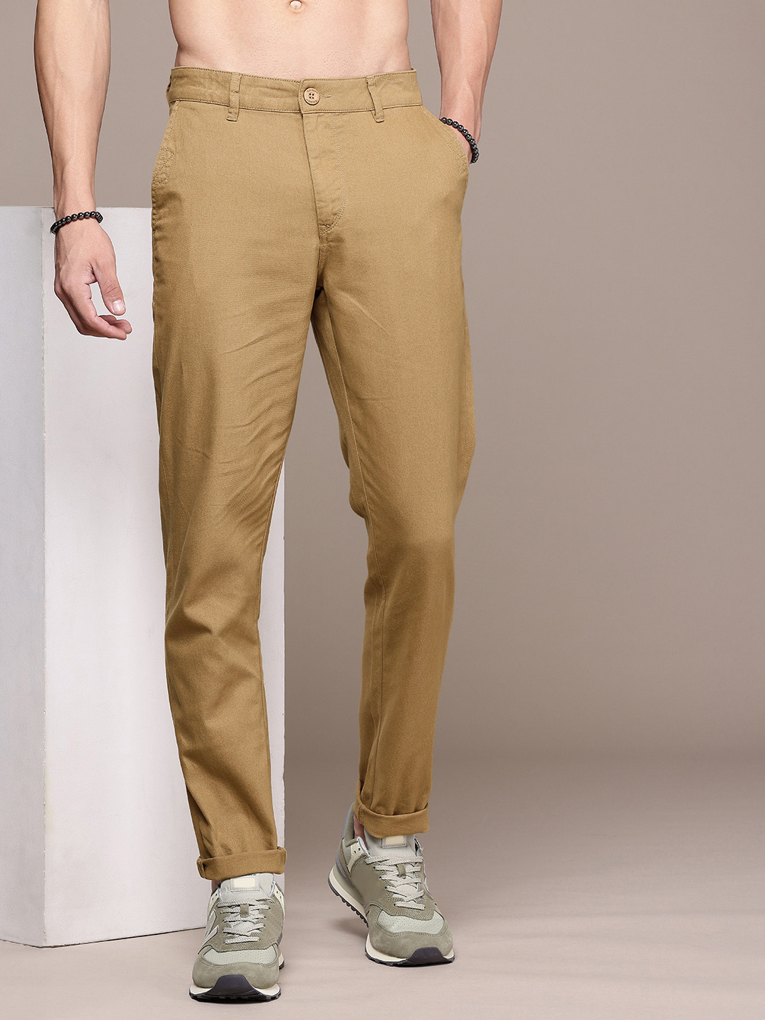 

The Roadster Life Co. Men Pure Cotton Chinos Trousers, Beige