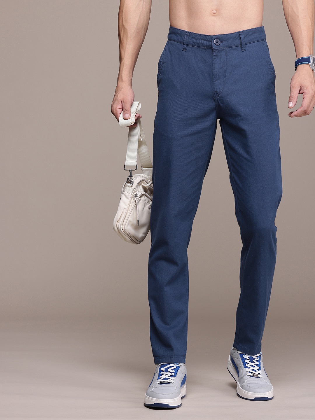 

The Roadster Life Co. Men Pure Cotton Chinos Trousers, Blue