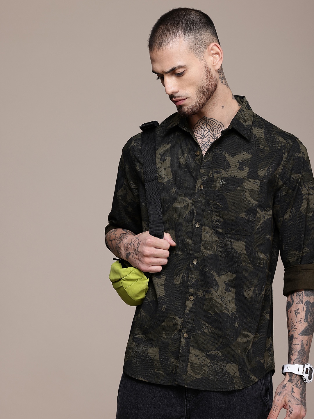 

WROGN Pure Cotton Slim Fit Floral Printed Casual Shirt, Olive