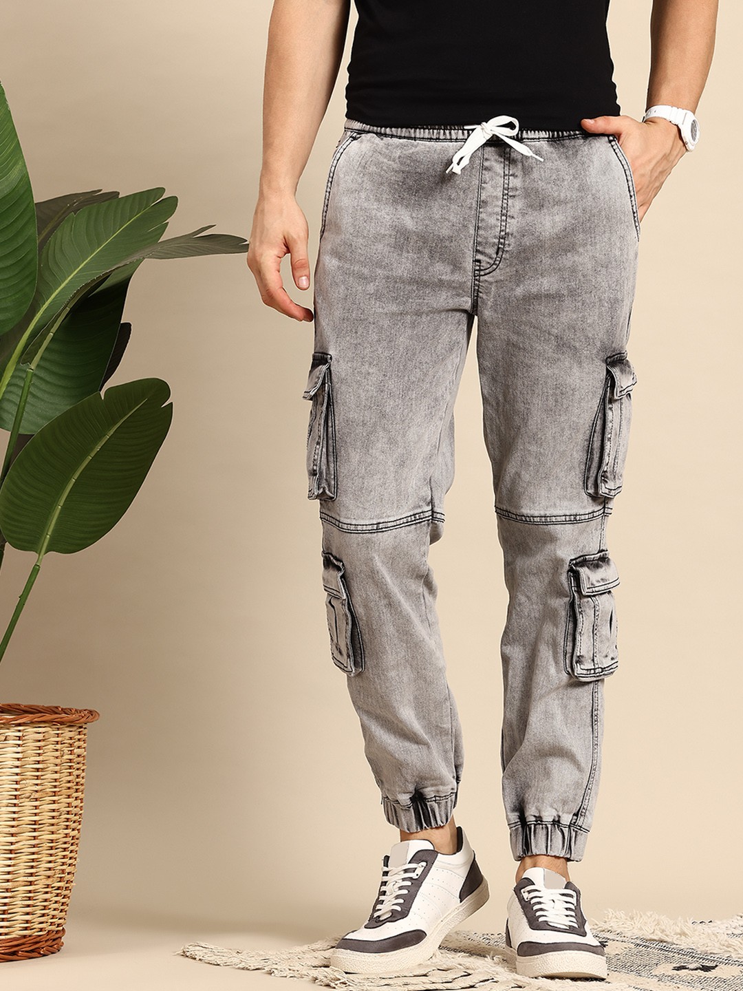 

Mast & Harbour Men Stretchable Cargo Style Jeans, Grey