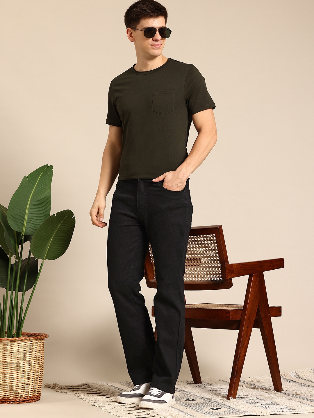 

Mast & Harbour Men Bootcut Jeans, Black