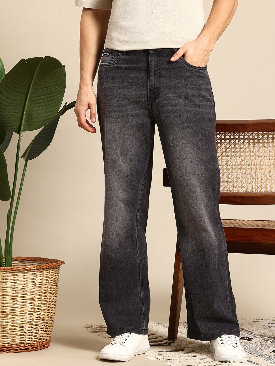 

Mast & Harbour Men Light Fade Stretchable Wide Leg Jeans, Charcoal