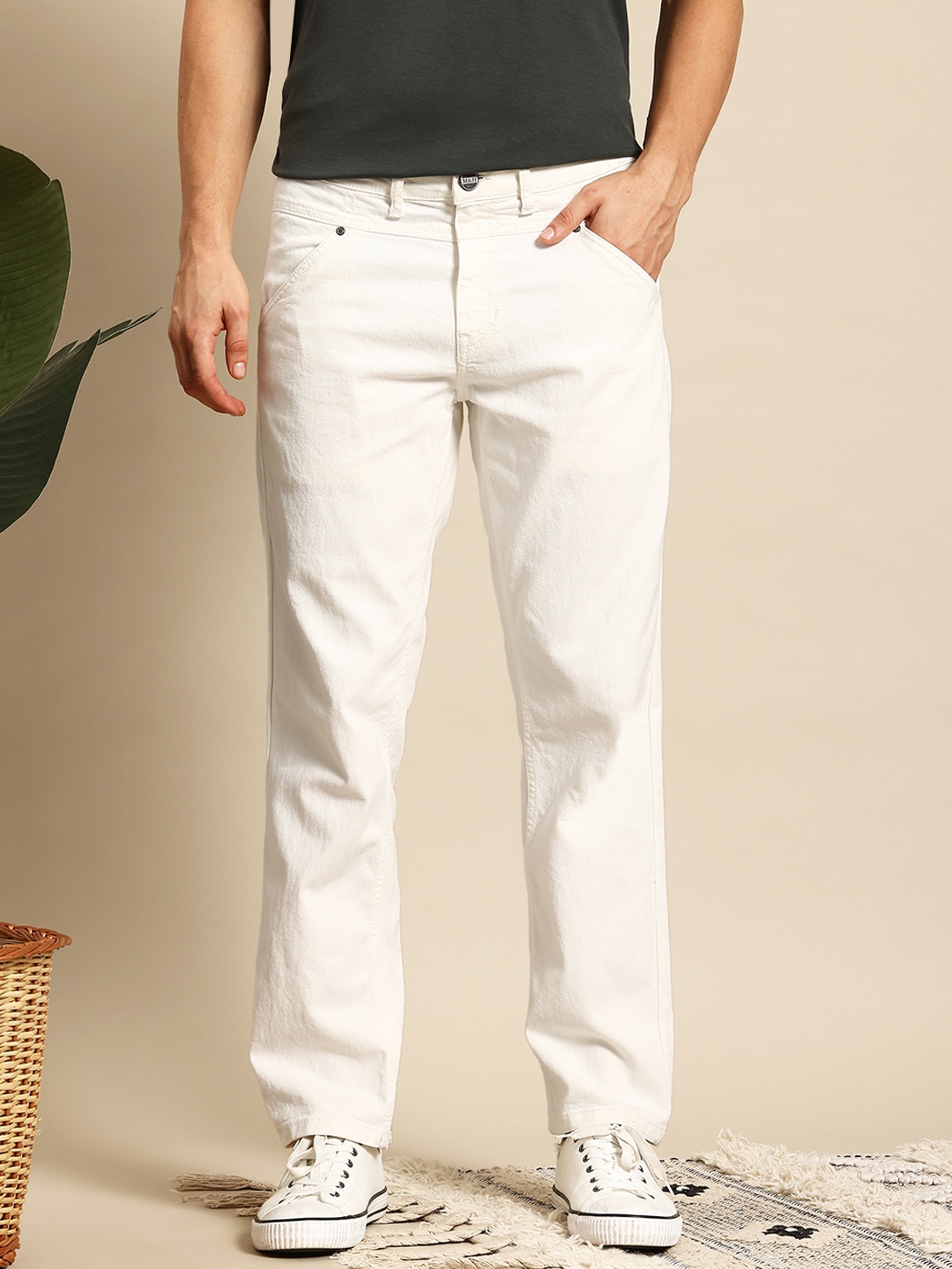 

Mast & Harbour Men Relaxed Fit Stretchable Jeans, White