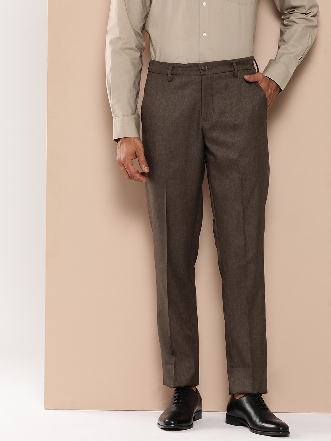 

INVICTUS Men Formal Trousers, Brown