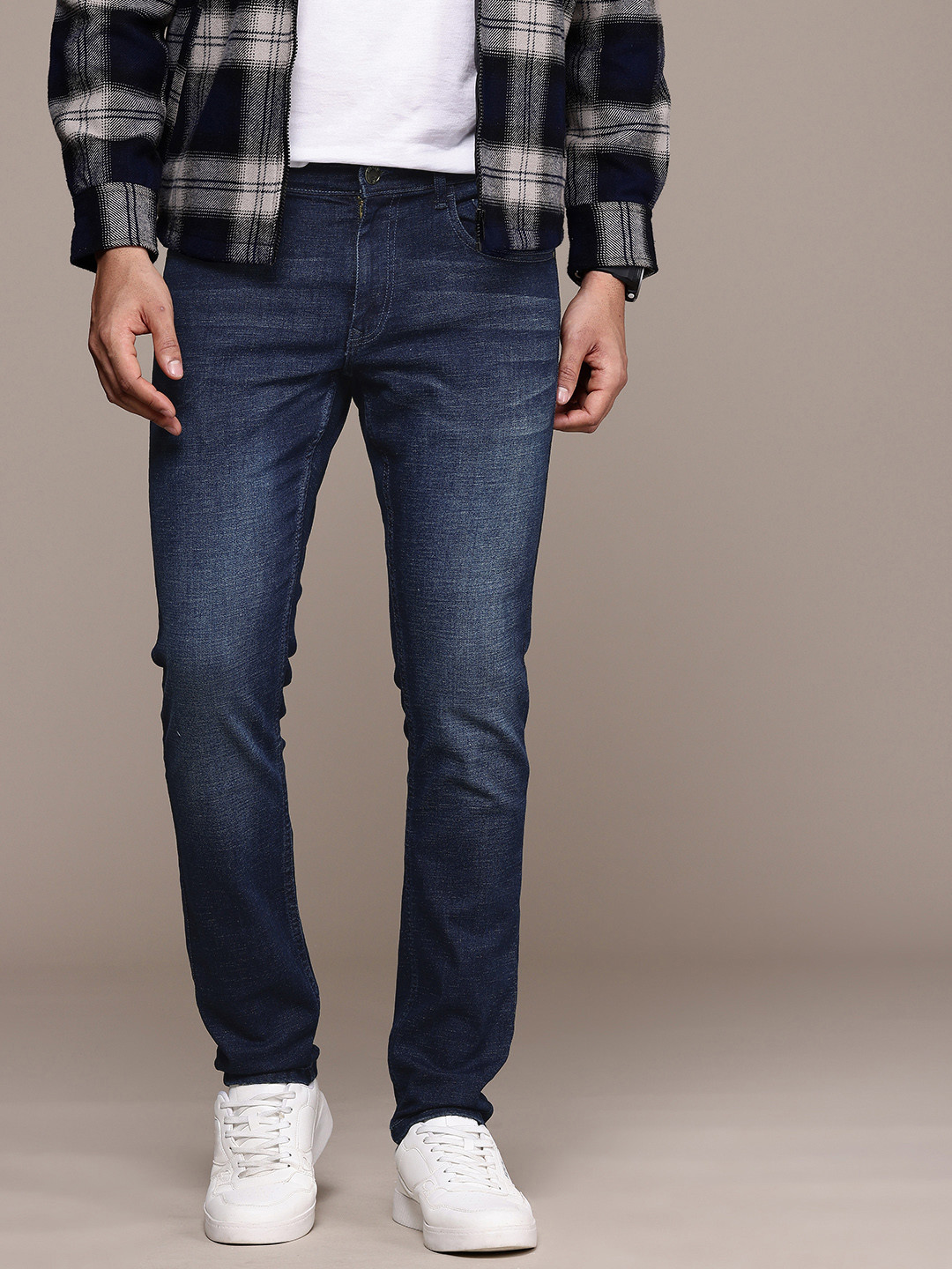 

WROGN Men Slim Fit Heavy Fade Stretchable Jeans, Blue