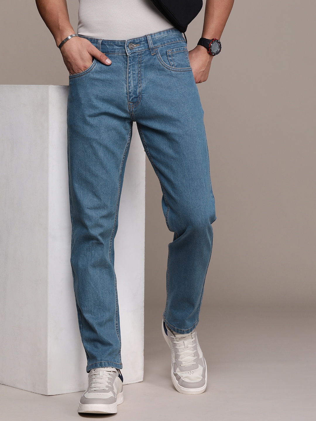 

WROGN Men Straight Fit Stretchable Jeans, Blue