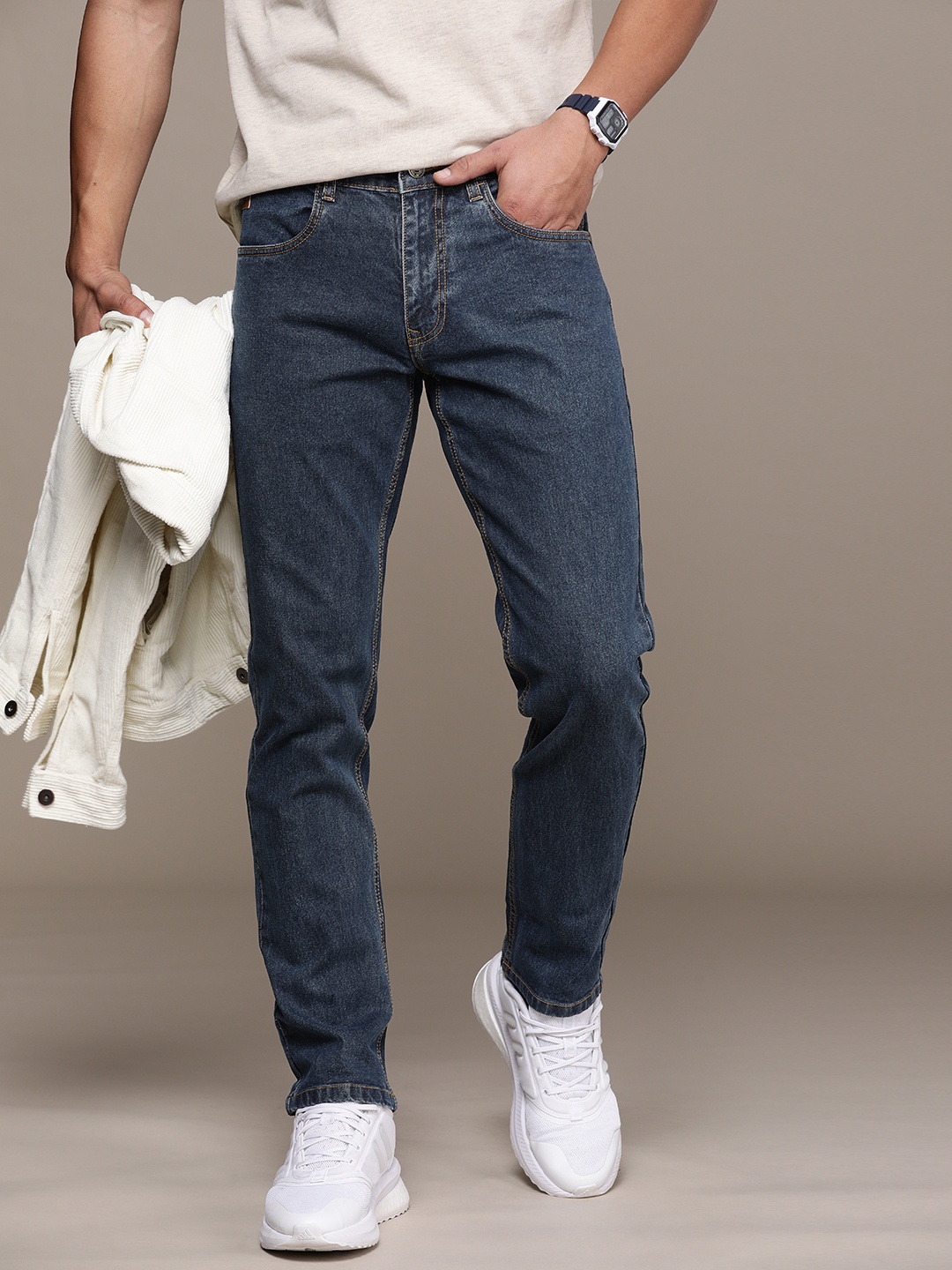 

WROGN Men Straight Fit Mid-Rise Light Fade Stretchable Jeans, Blue