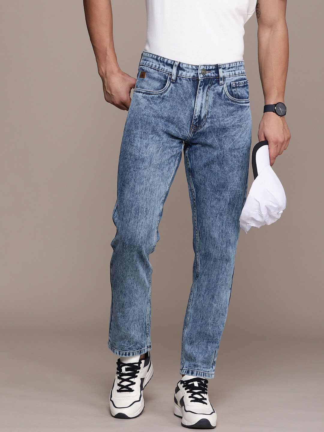 

WROGN Men Relaxed Fit Light Fade Acid Wash Stretchable Jeans, Blue