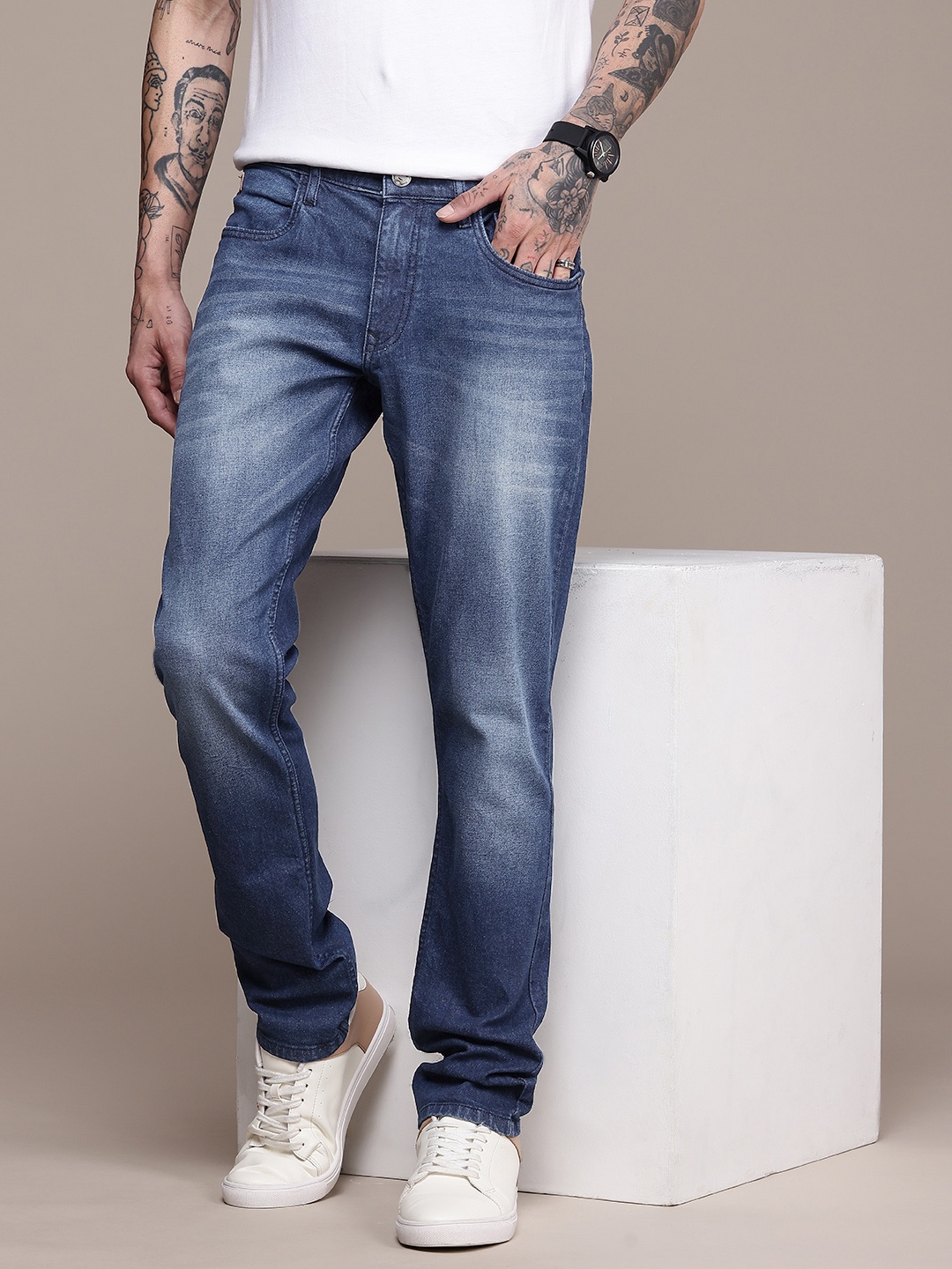 

WROGN Men Slim Fit Light Fade Stretchable Jeans, Blue