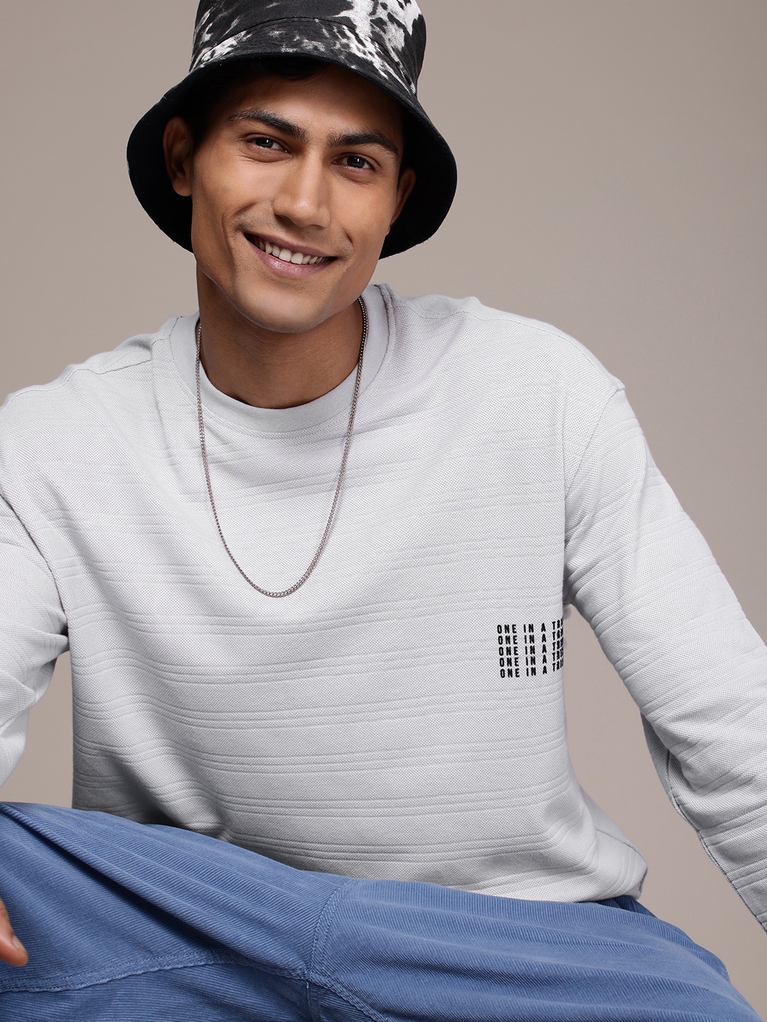 

WROGN Self Striped Drop-Shoulder Sleeves Oversized T-shirt, Grey