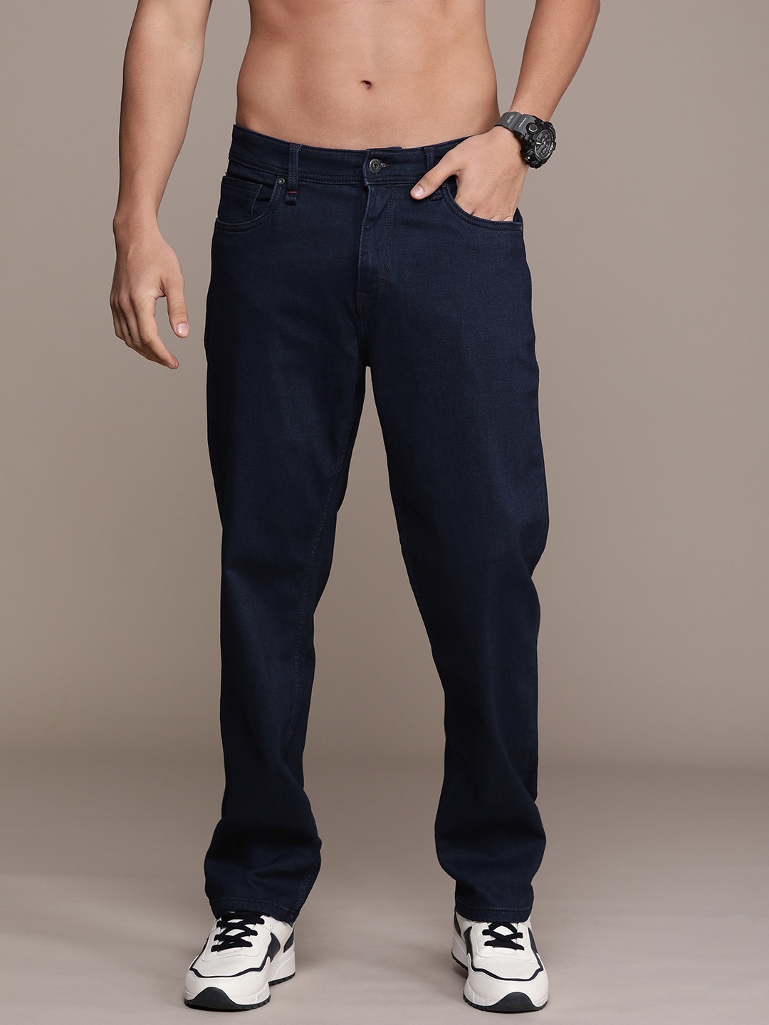 

The Roadster Life Co. Men Straight Fit Stretchable Mid-Rise Jeans, Blue