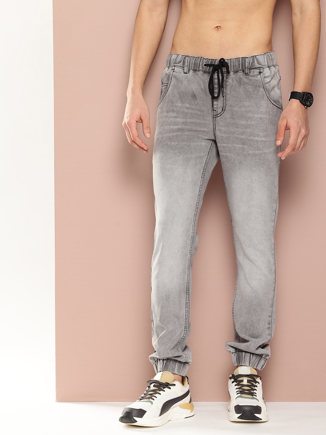 

Harvard Men Slim Fit Heavy Fade Whiskers and Chevrons Stretchable Jogger Jeans, Grey