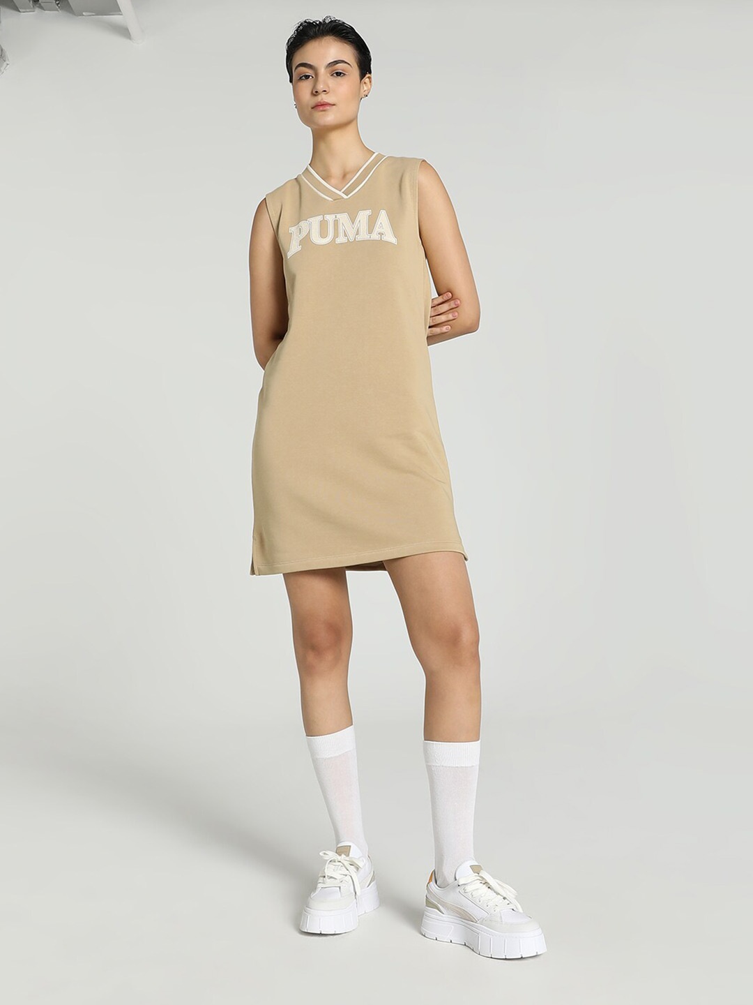 

Puma SQUAD Printed V-Neck T-Shirt Dress, Beige