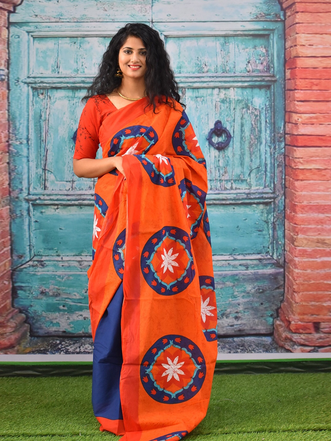 

clothonus Floral Printed Pure Cotton Block Print Saree, Orange