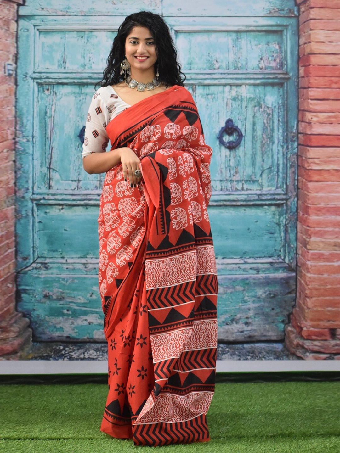 

clothonus Ethnic Motifs Pure Cotton Block Print Saree, Red