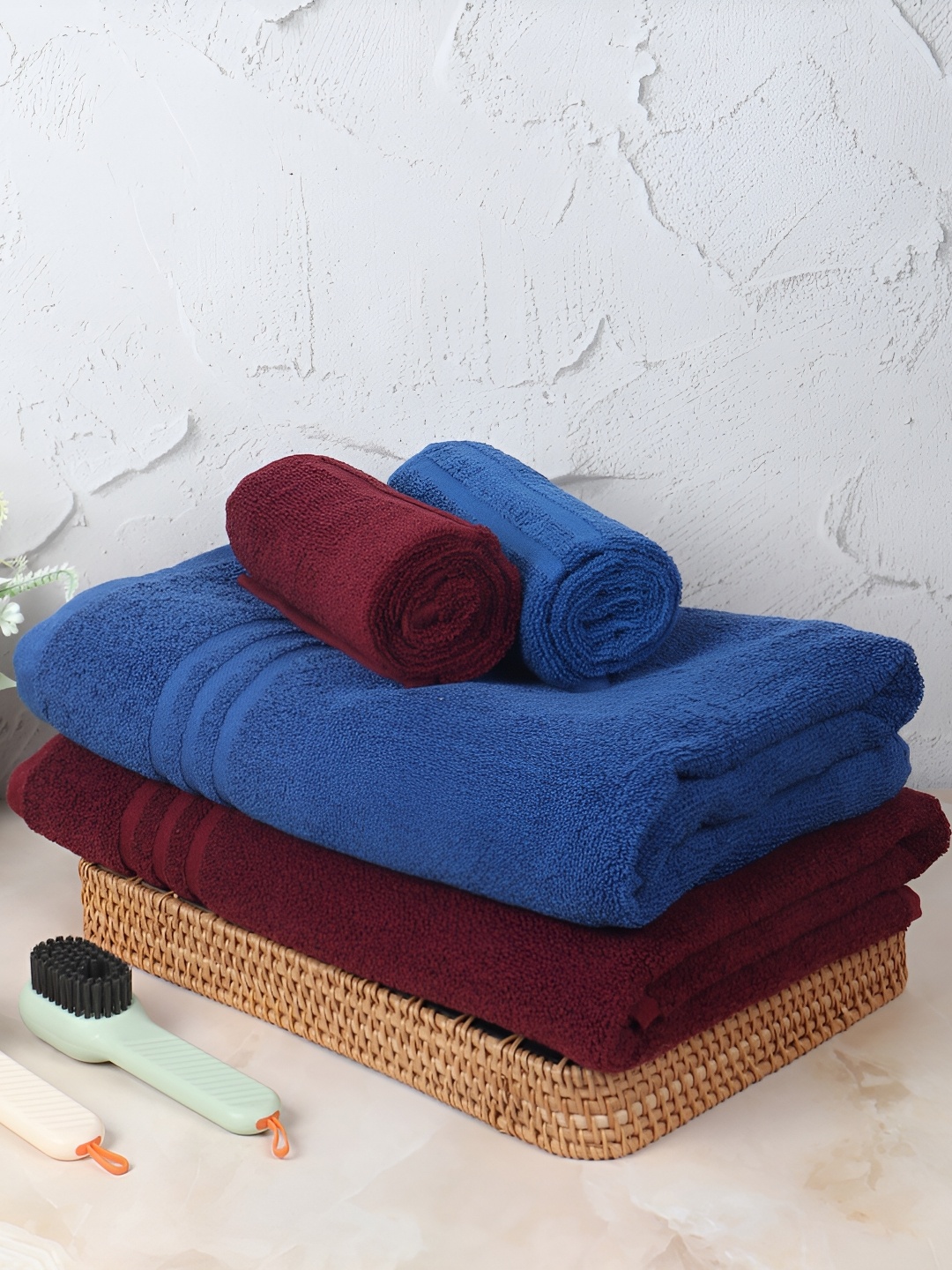 

ZAHYA Blue & Maroon 4 Pieces 600 GSM Towel Set
