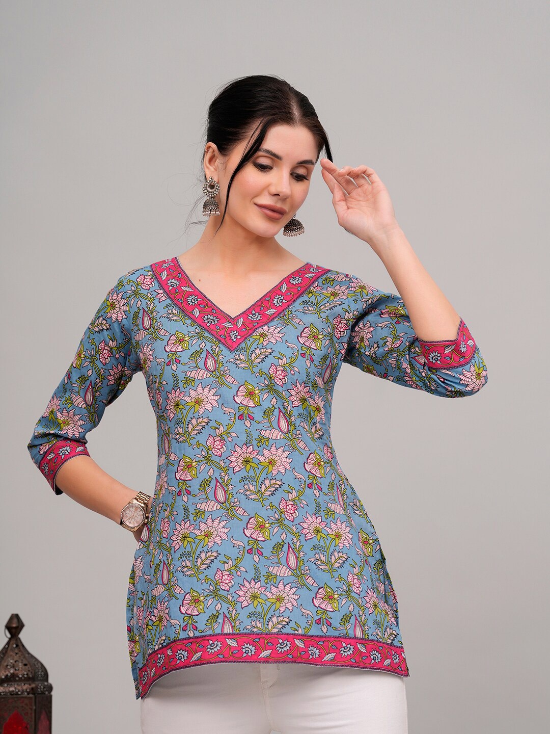 

SHIONS Floral Printed Pure Cotton Straight Kurti, Blue