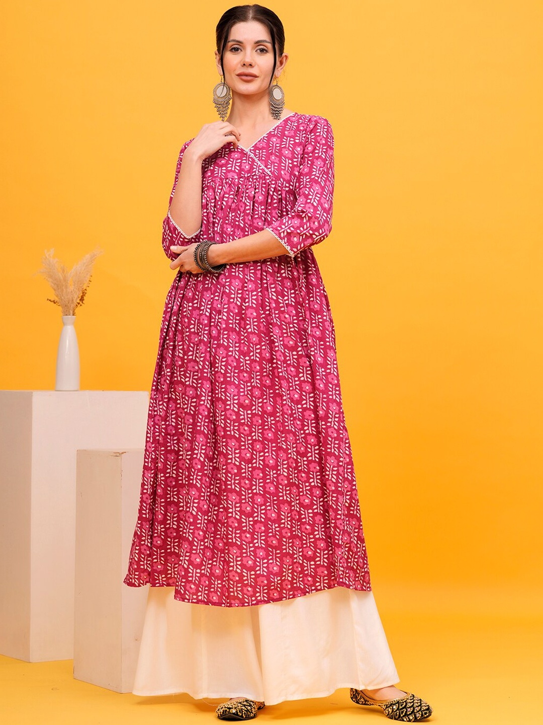 

SHIONS Ethnic Motifs Printed V-Neck Anarkali Pure Cotton Kurta, Pink