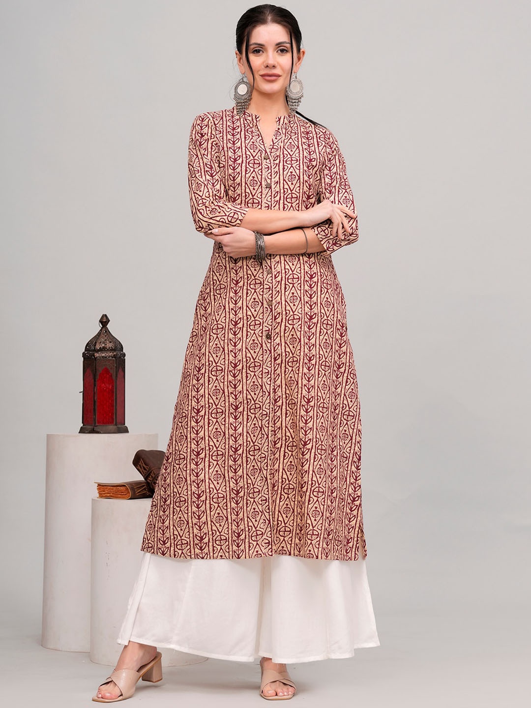 

SHIONS Geometric Printed Mandarin Collar Straight Pure Cotton Kurta, Maroon