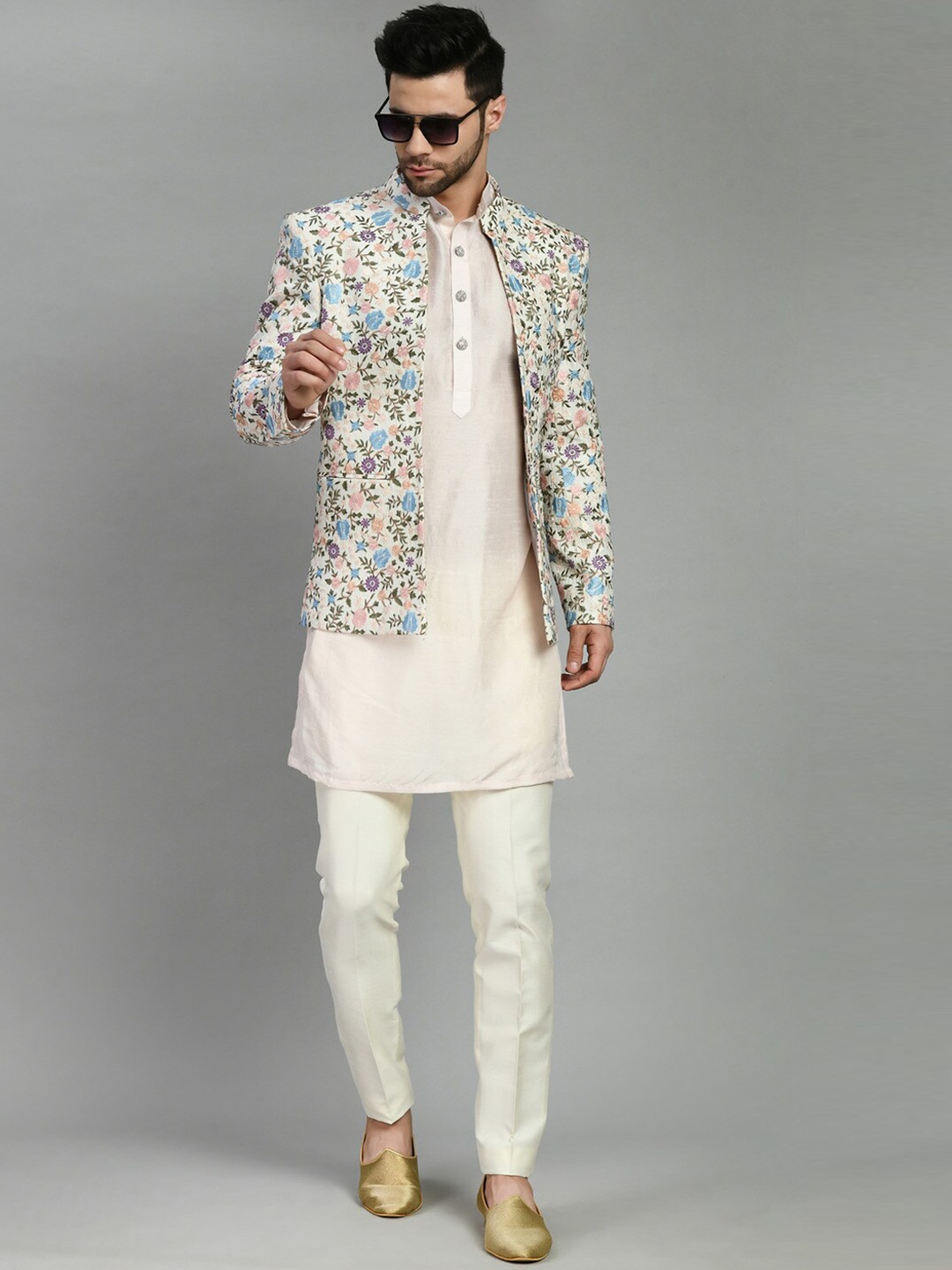 

ONE MAN SHOW Straight Regular Kurta with Trousers & Embroidered Jacket, Off white