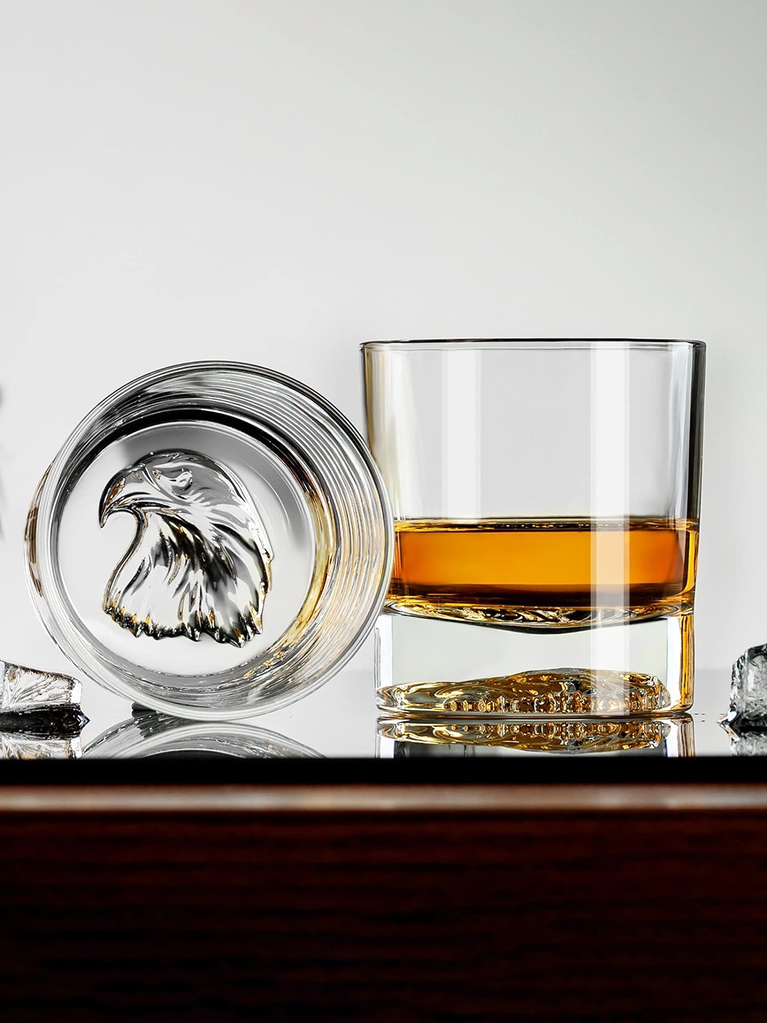 

MELBIFY Transparent 2 Pieces Eagle Designed Whiskey Glasses 300 ml