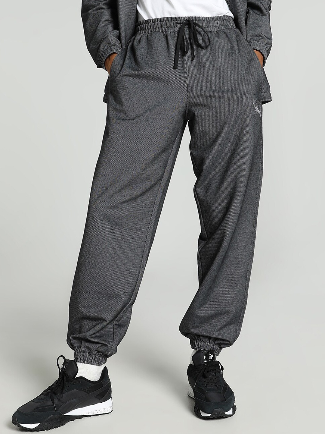 

Puma Classics Men Knitted Regular Fit Cotton Joggers, Black