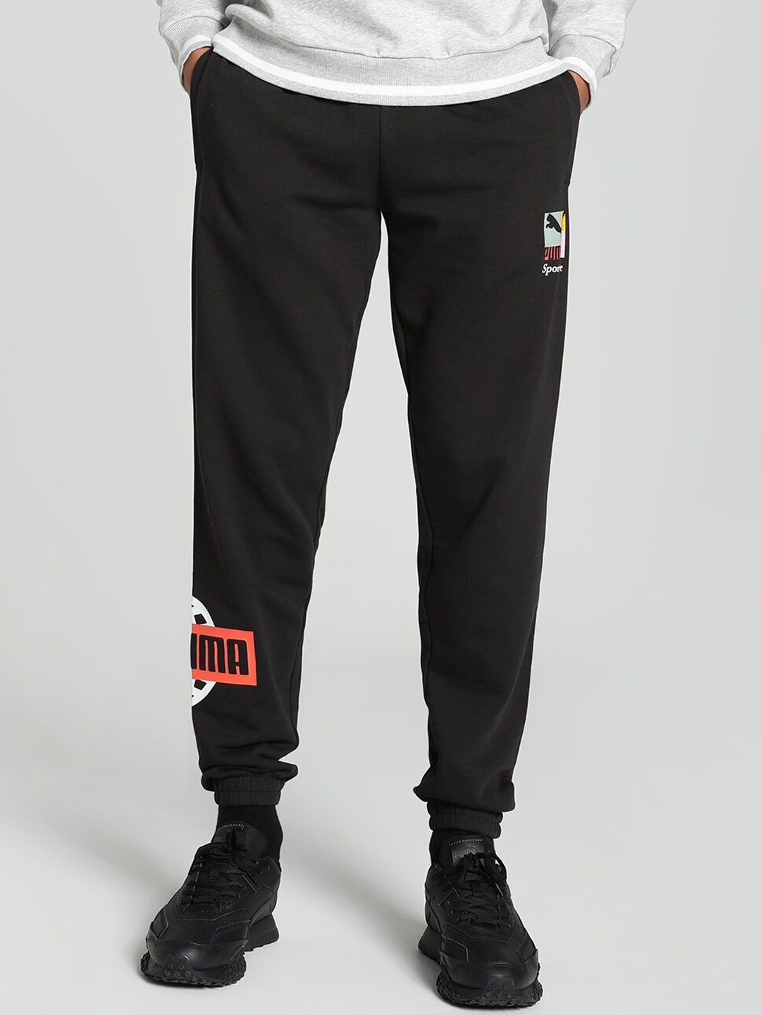 

Puma CLASSICS BRAND LOVE Sweatpants, Black