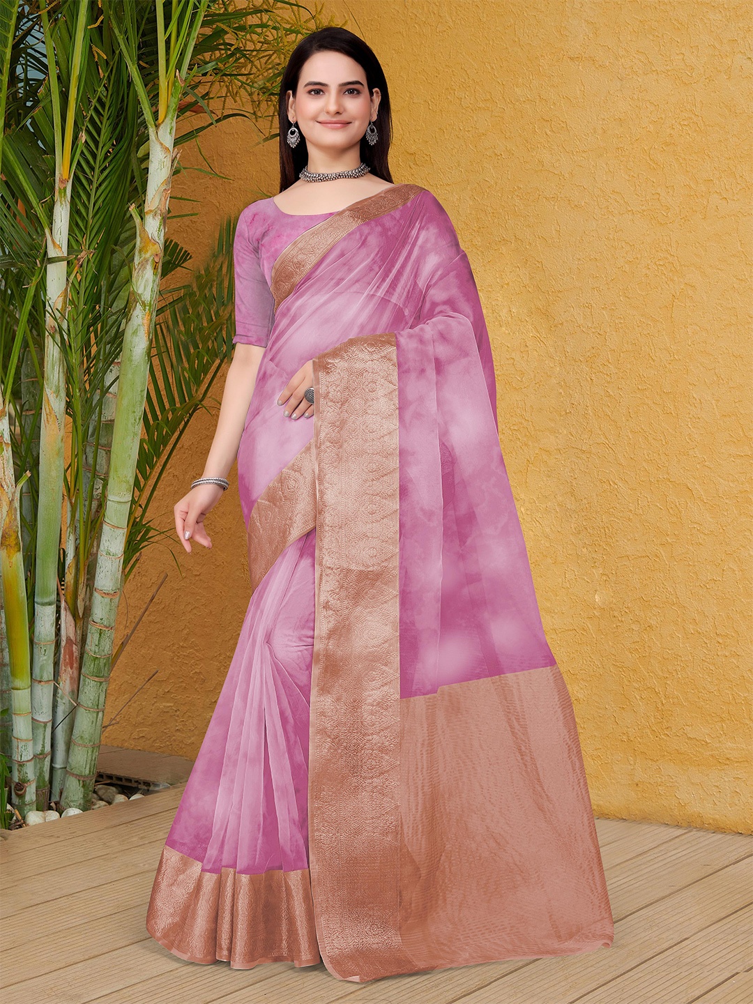 

Celeb Styles Zari Organza Saree, Pink
