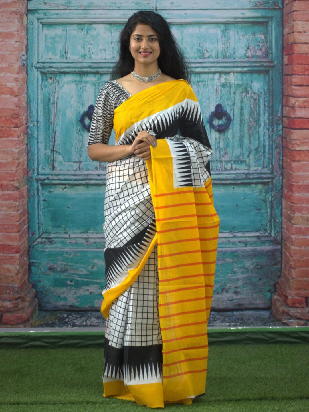 

GK FASHION Geometric Printed Pure Cotton Saree, Yellow
