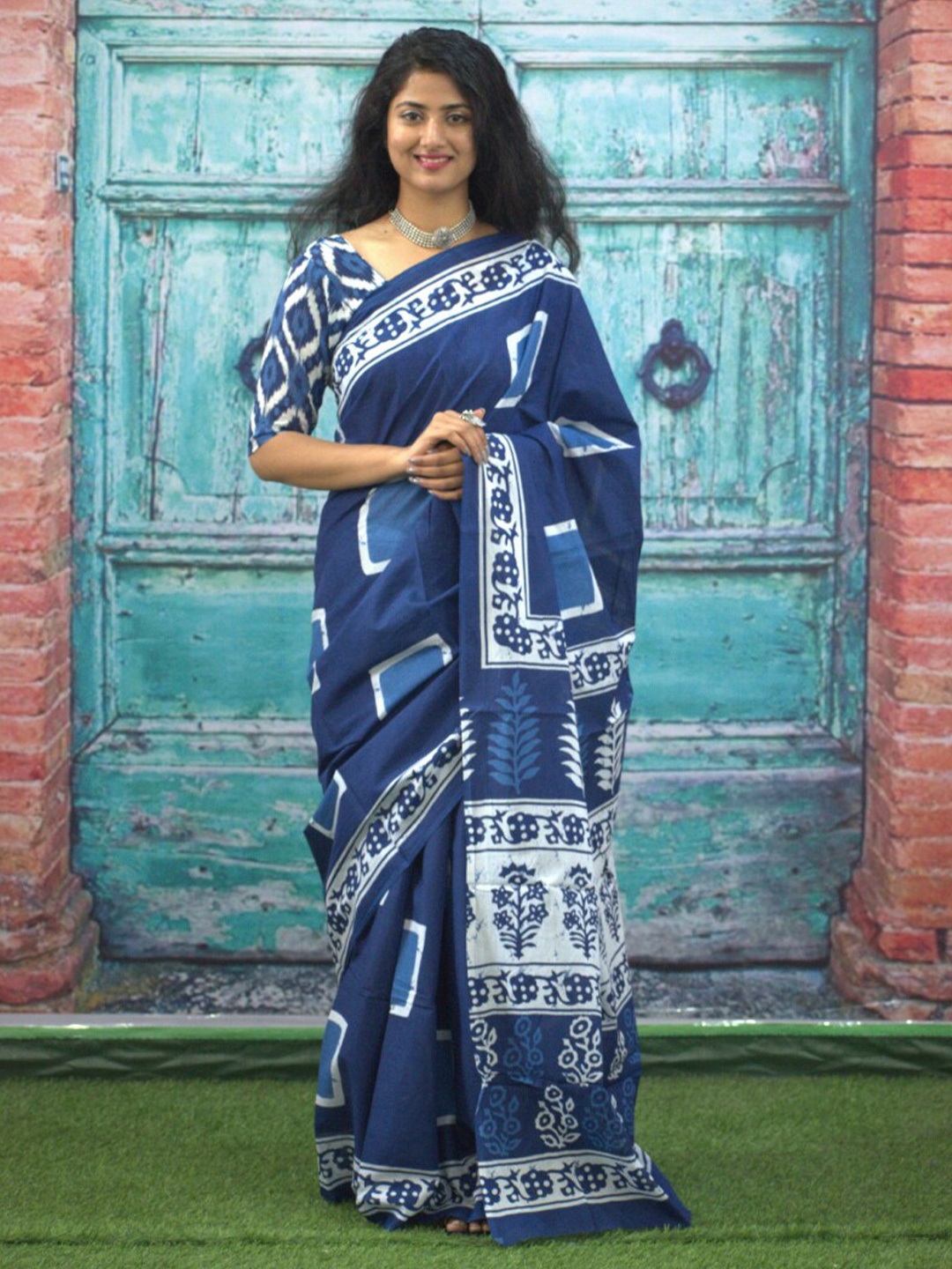 

GK FASHION Geometric Printed Pure Cotton Saree, Blue