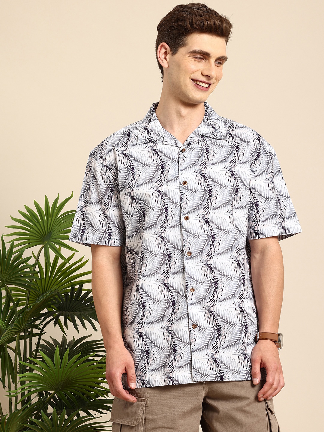 

Mast & Harbour Men Printed Cuban Collar Relaxed Fit Pure Cotton Casual Shirt, Grey