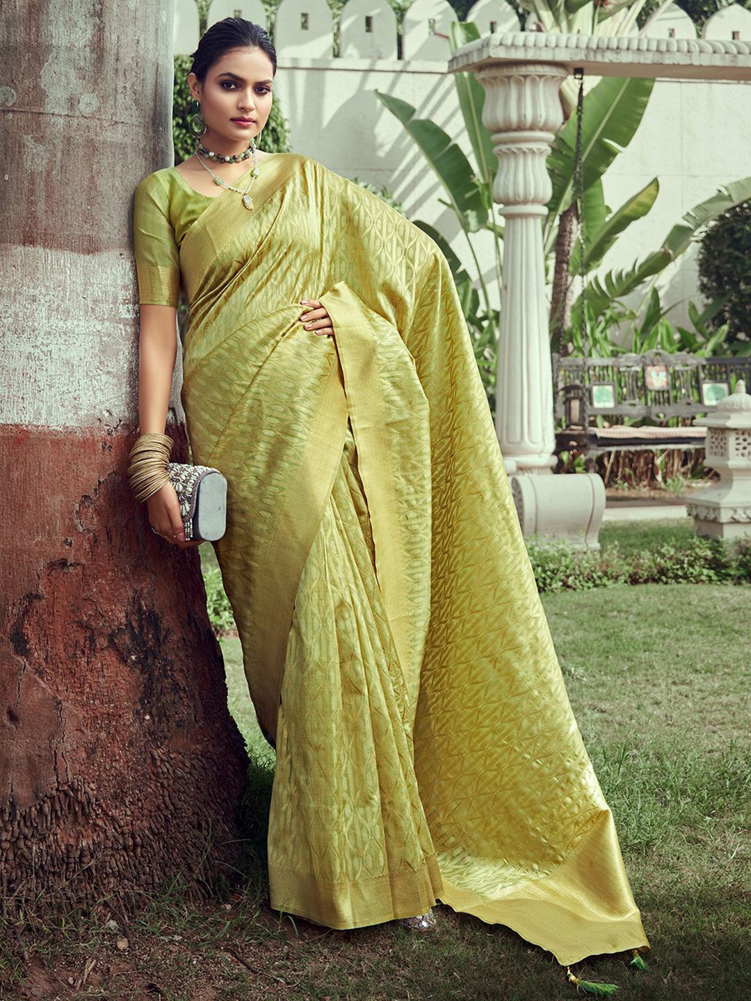 

Satrani Ethnic Motifs Woven Design Zari Banarasi Saree, Lime green