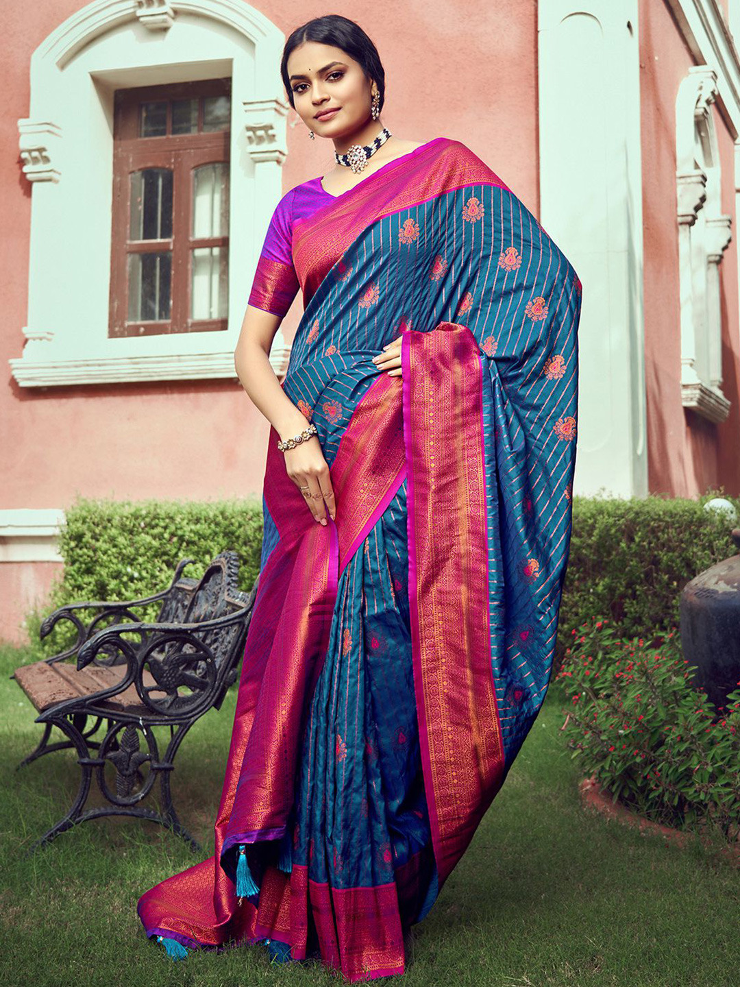 

Satrani Ethnic Motifs Woven Design Zari Banarasi Saree, Navy blue