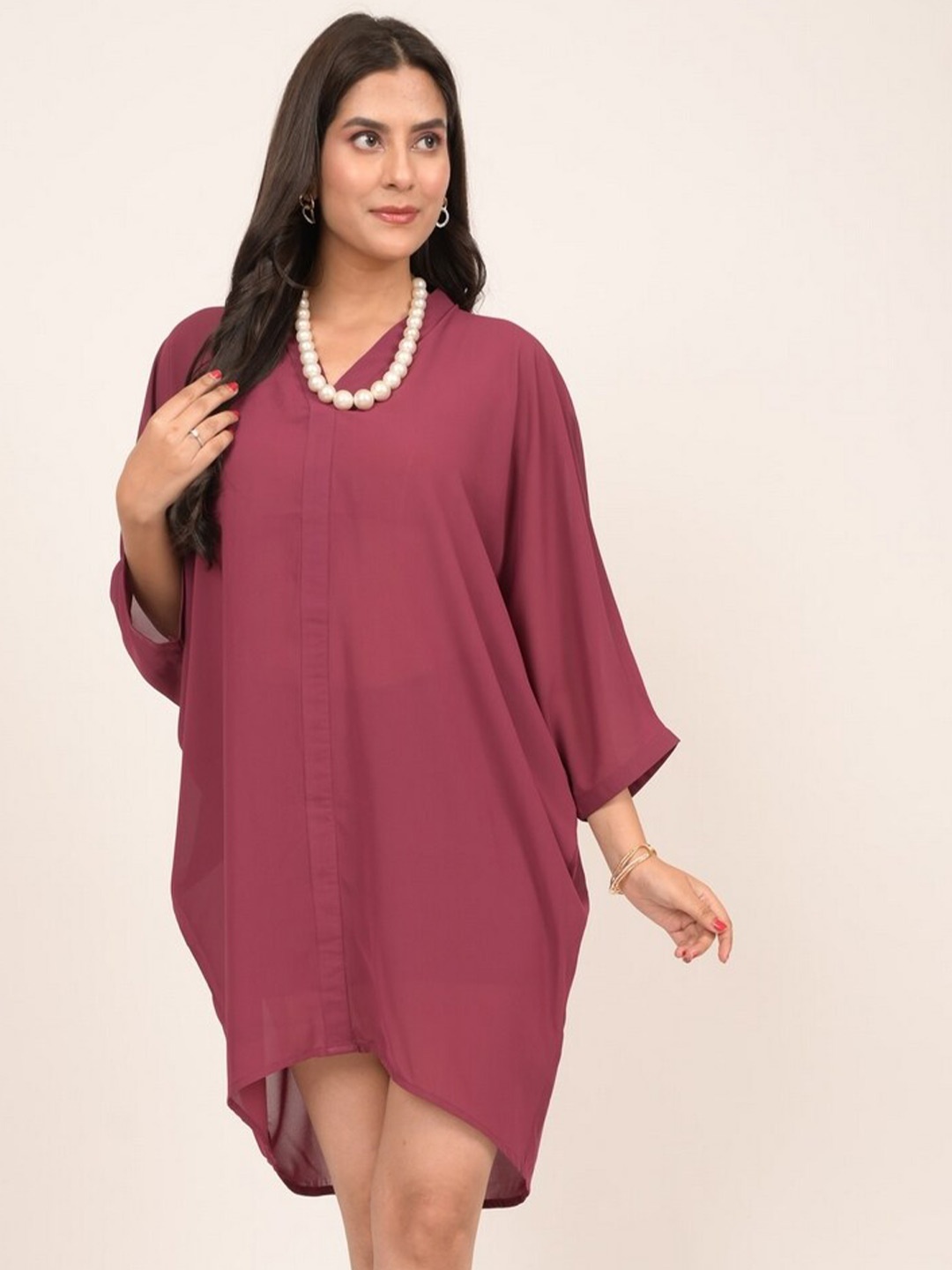 

INDIE JHOLA V Neck Georgette Longline Top, Burgundy