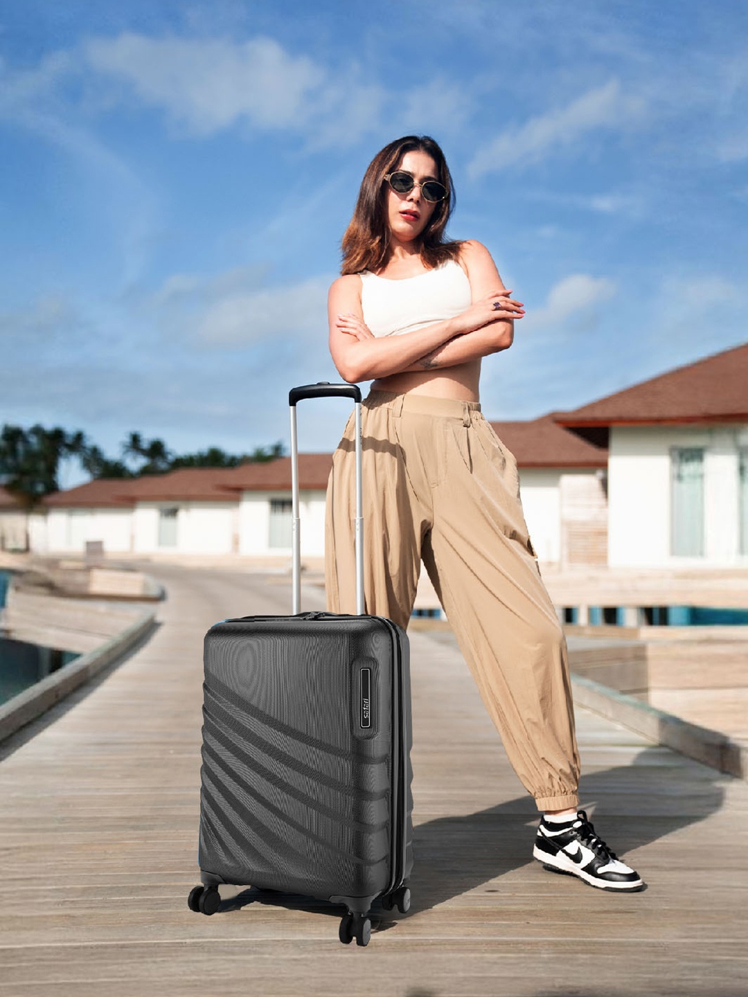

Safari Polaris Pro Textured Large Hard-Sided Trolley Suitcase, Black