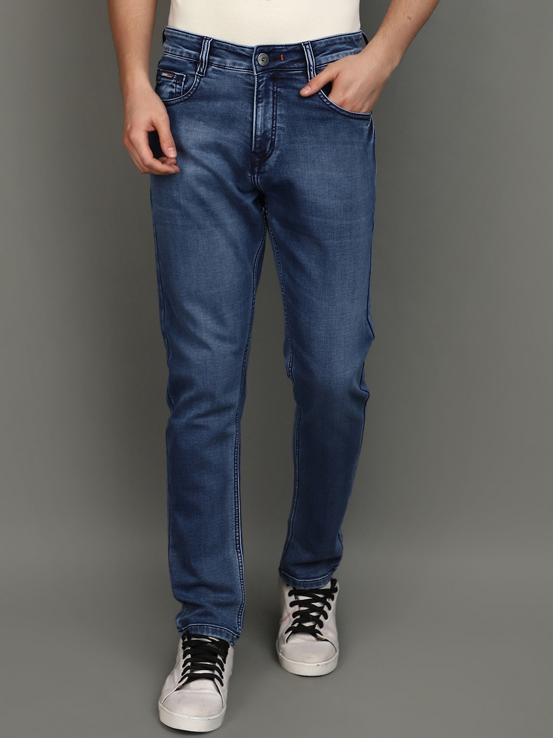 

V-Mart Men Slim Fit Mid-Rise Knitted Light Fade Cotton Jeans, Blue