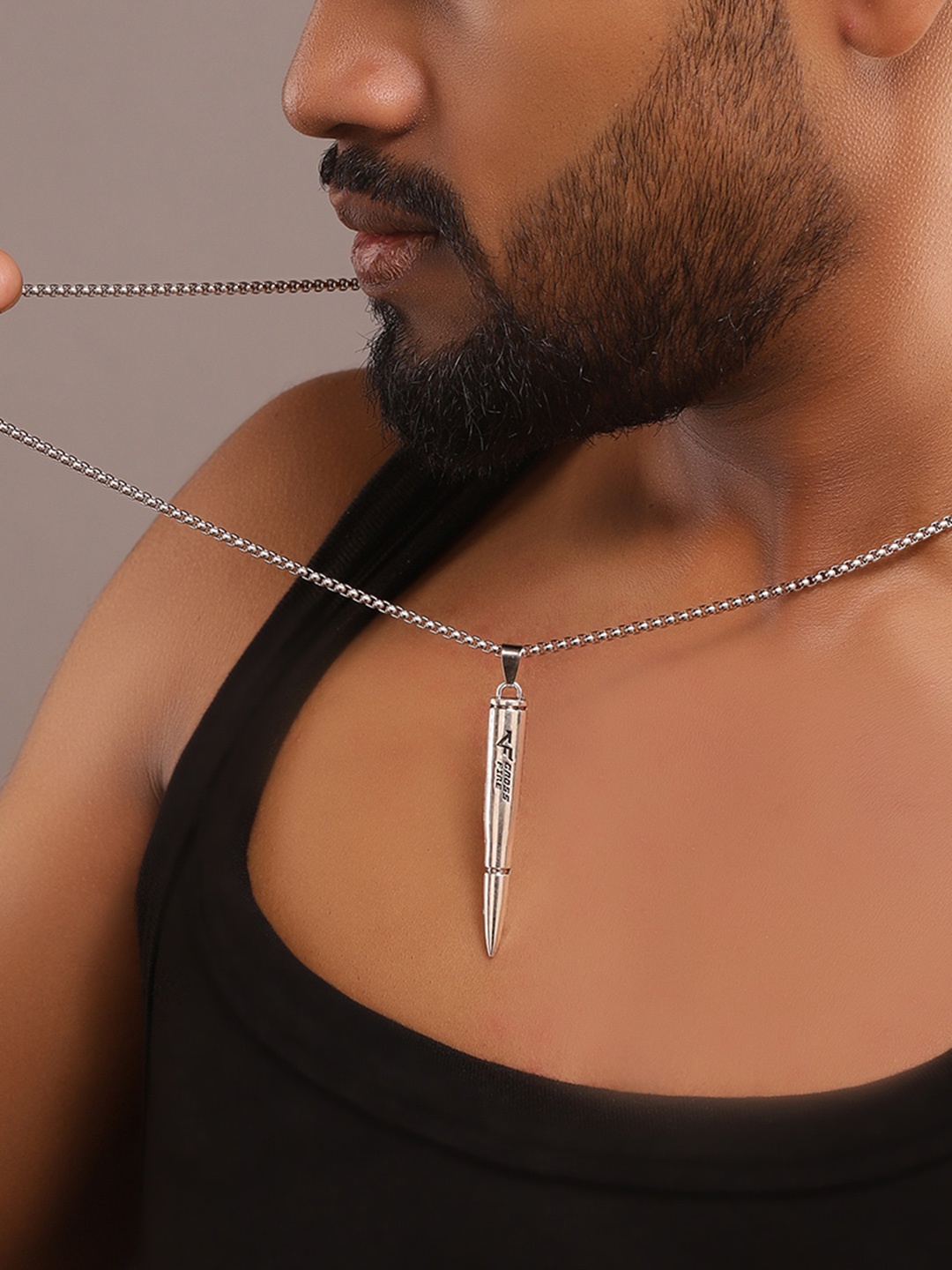 

The Roadster Lifestyle Co. Men Contemporary Pendant with Chain, Silver