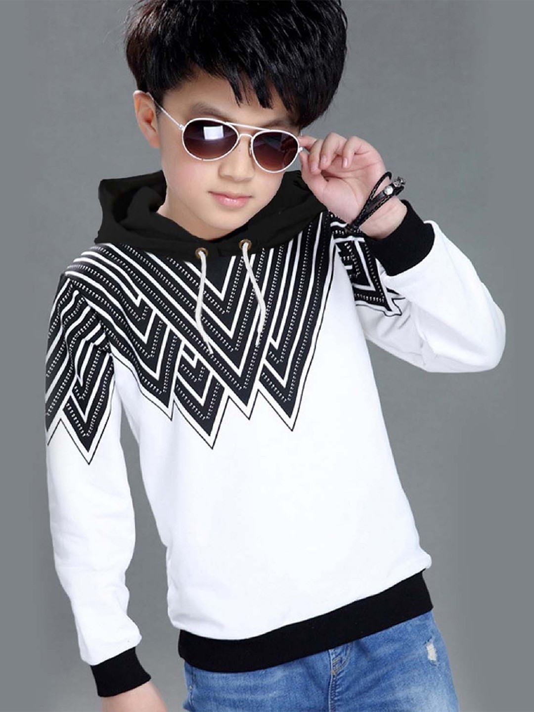 

BAESD Boys Printed Full Sleeve Cotton Hooded T-shirt, White