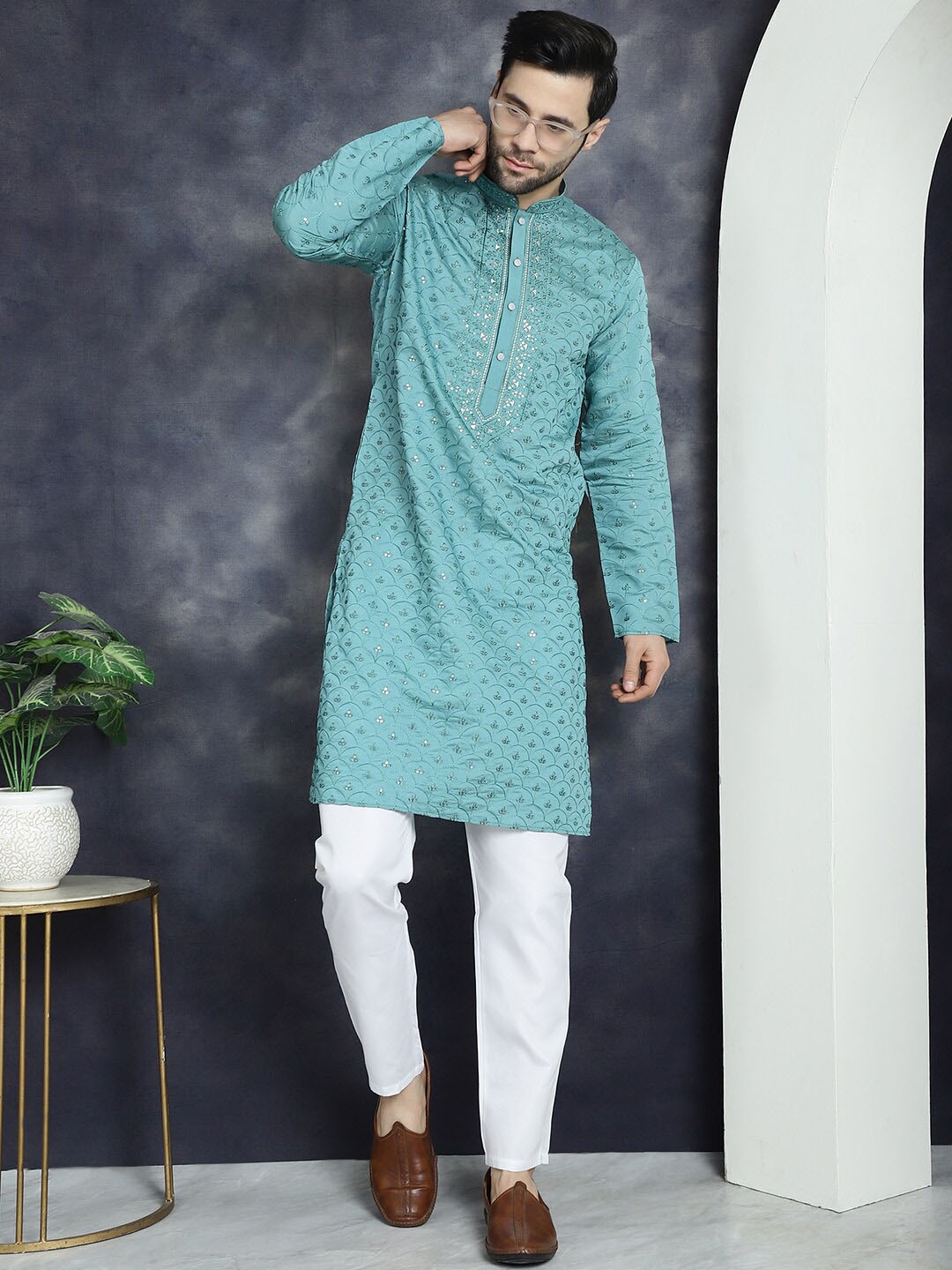 

Jompers Regular Sleeves Thread Work Strigth Kurta, Blue