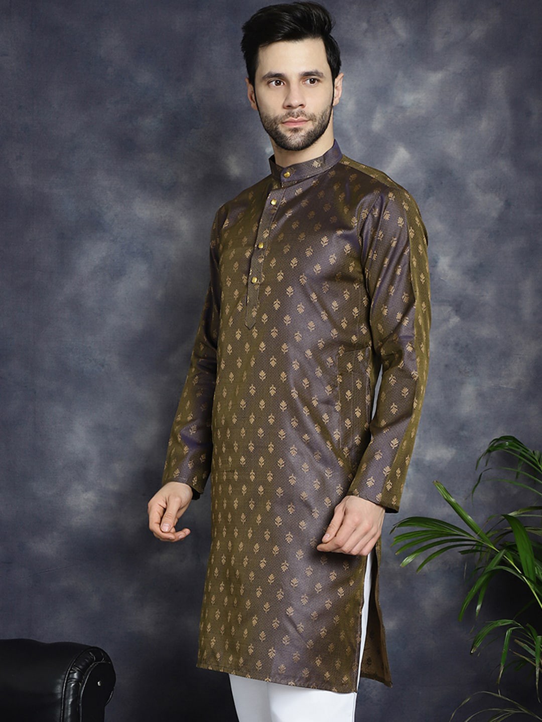 

Jompers Mandarin Collar Long Sleeves Jacquard Kurta, Purple