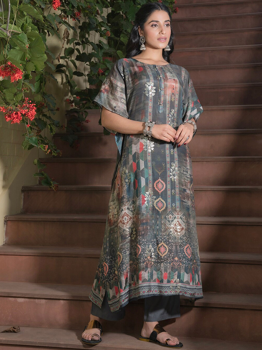

Sangria Printed Kaftan Kurta With Trousers & Dupatta, Grey
